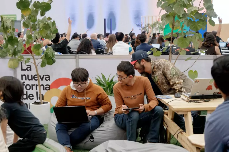 Estudiantes participando en Talent Land